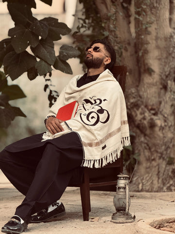 Majnoon Embroidered Shawl – Boski For Men